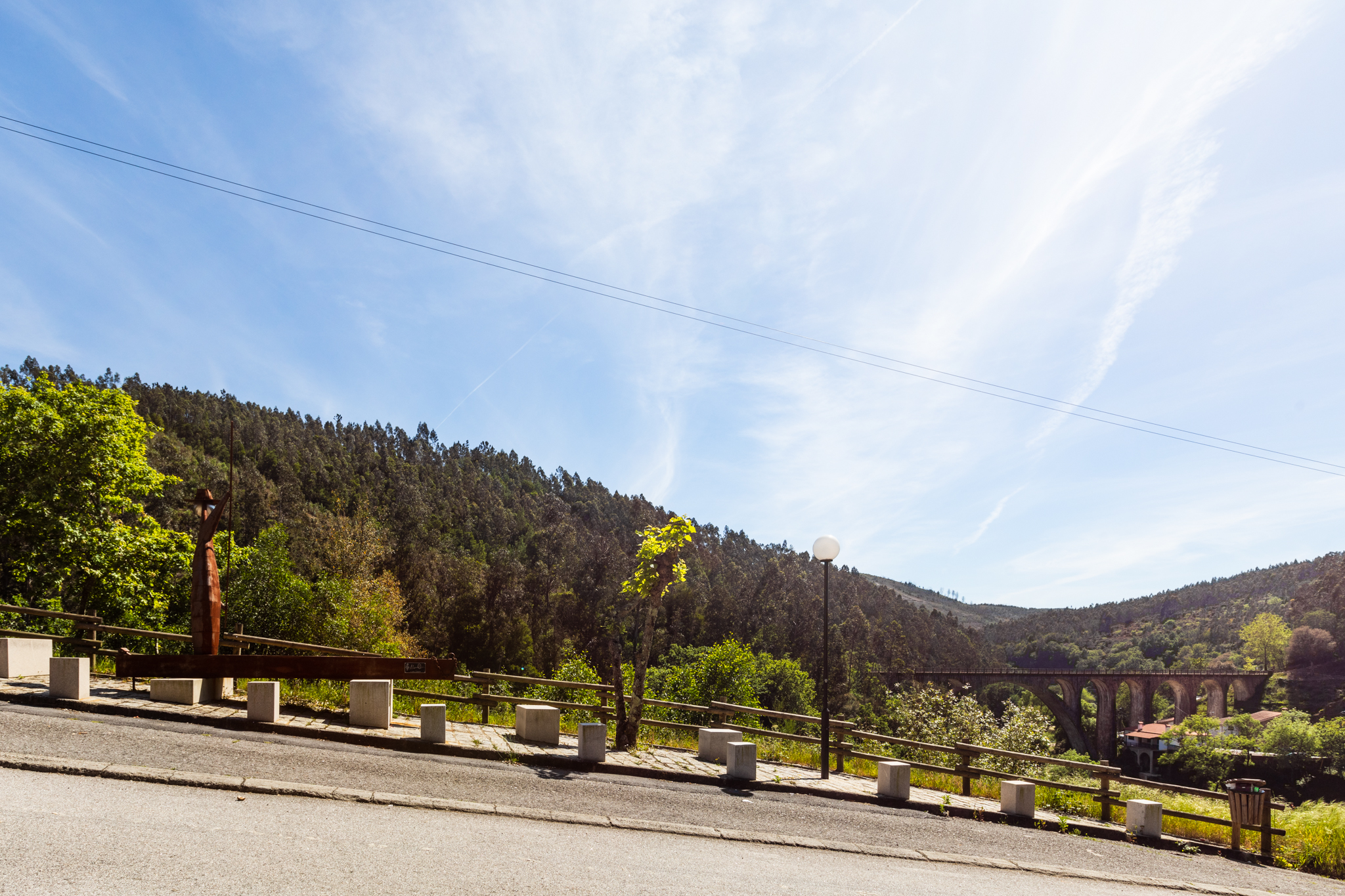 Installation artistique - Hommage au batelier de la rivière Vouga